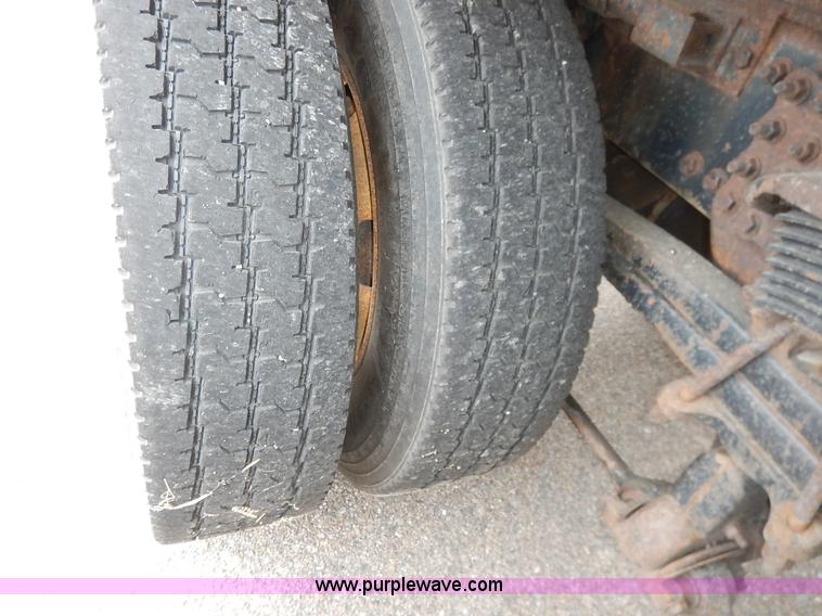 image for item K1736 2001 Sterling LT7500 dump truck