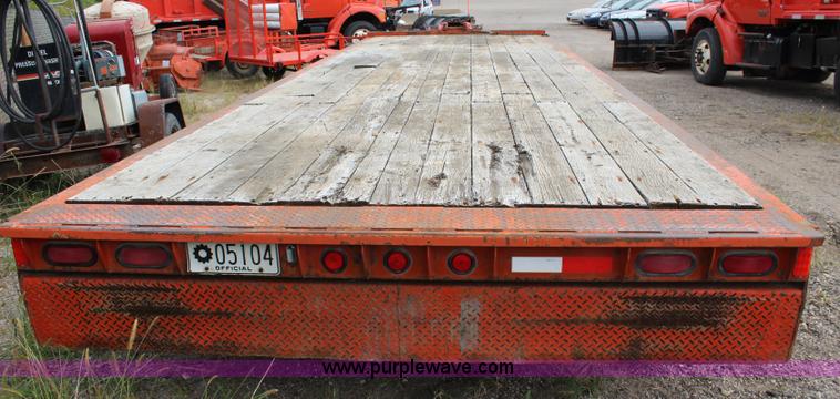 image for item L2277 2004 Trail Eze TE40T28 tilt deck trailer
