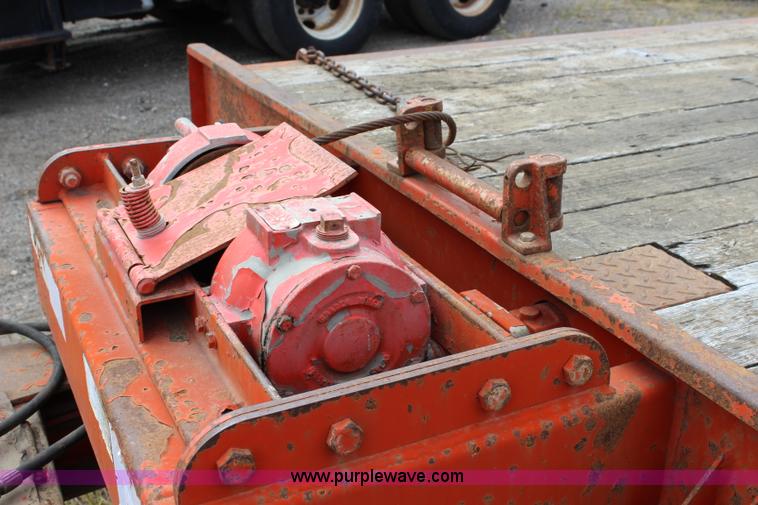 image for item L2277 2004 Trail Eze TE40T28 tilt deck trailer