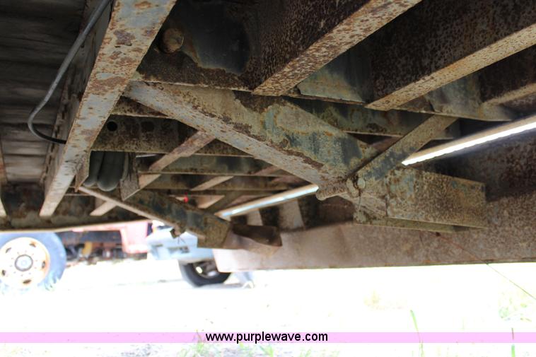 image for item L2277 2004 Trail Eze TE40T28 tilt deck trailer