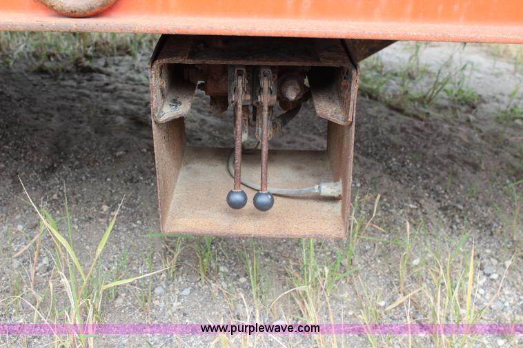 image for item L2277 2004 Trail Eze TE40T28 tilt deck trailer