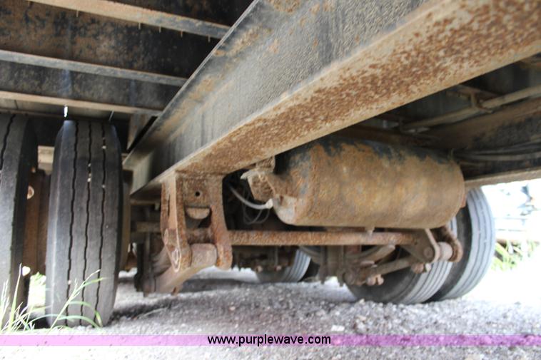 image for item L2277 2004 Trail Eze TE40T28 tilt deck trailer