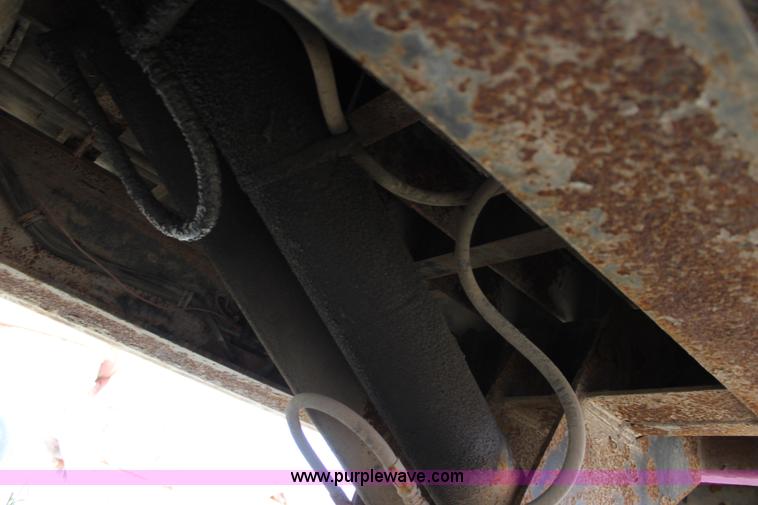 image for item L2277 2004 Trail Eze TE40T28 tilt deck trailer