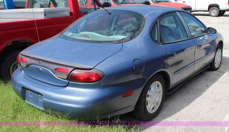 image for item L2290 1999 Ford Taurus LX