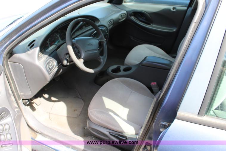 image for item L2290 1999 Ford Taurus LX
