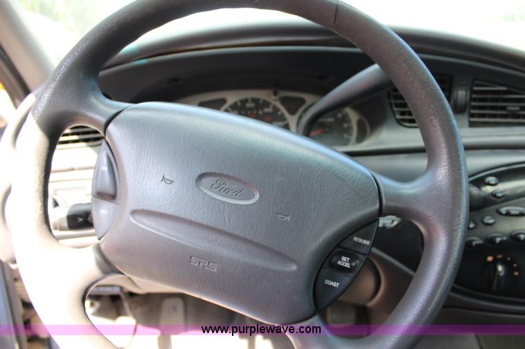 image for item L2290 1999 Ford Taurus LX