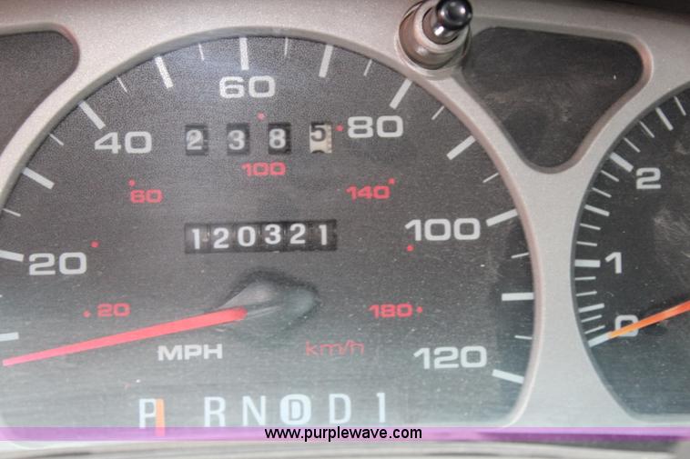 image for item L2290 1999 Ford Taurus LX