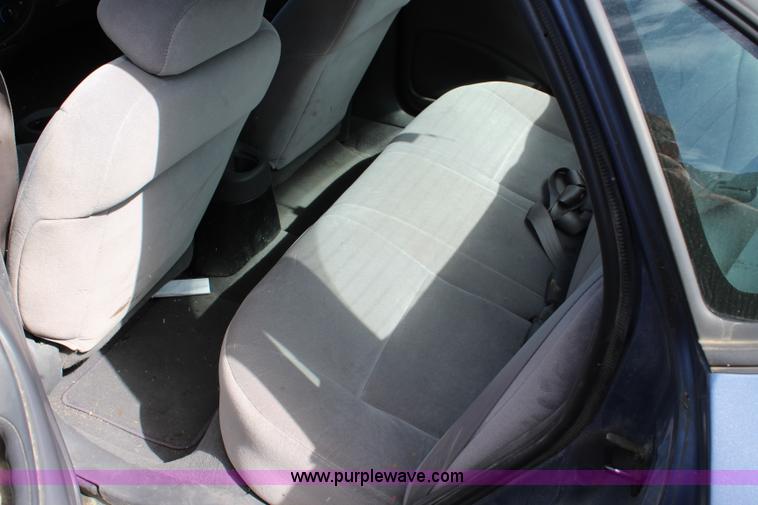 image for item L2290 1999 Ford Taurus LX
