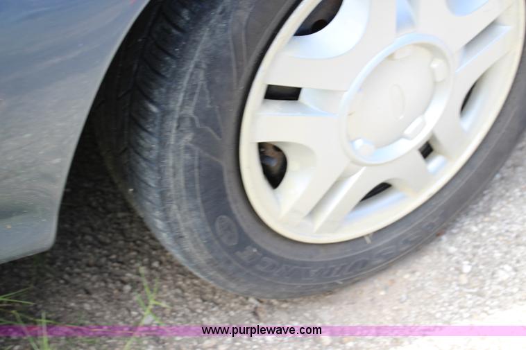 image for item L2290 1999 Ford Taurus LX