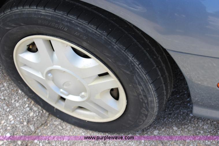 image for item L2290 1999 Ford Taurus LX