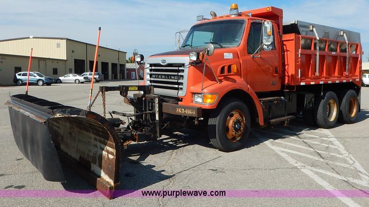 image for item L2296 2001 Sterling LT7500 dump truck