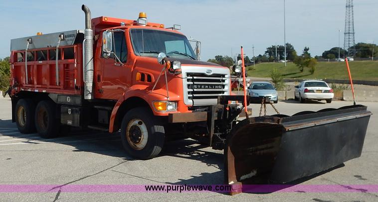 image for item L2296 2001 Sterling LT7500 dump truck