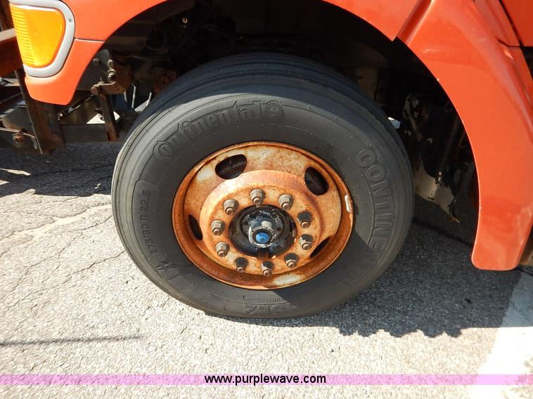 image for item L2296 2001 Sterling LT7500 dump truck