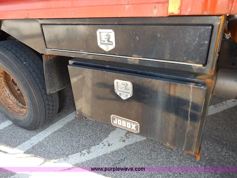 image for item L2296 2001 Sterling LT7500 dump truck