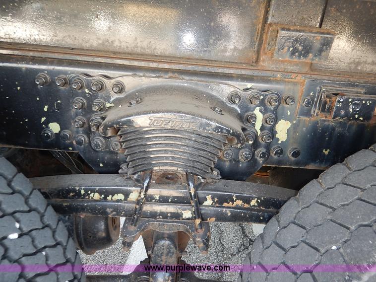 image for item L2296 2001 Sterling LT7500 dump truck