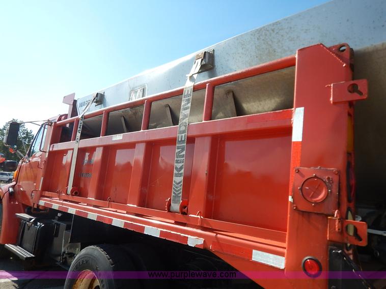 image for item L2296 2001 Sterling LT7500 dump truck