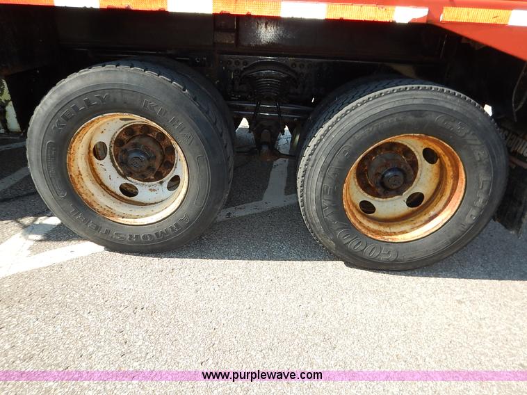 image for item L2296 2001 Sterling LT7500 dump truck