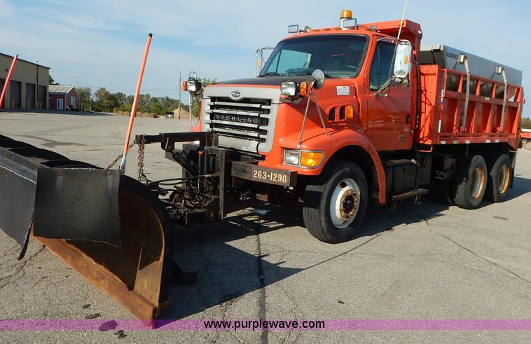 image for item L2304 2001 Sterling LT7500 dump truck