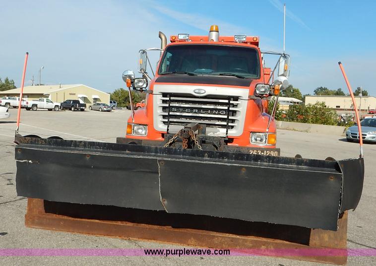 image for item L2304 2001 Sterling LT7500 dump truck