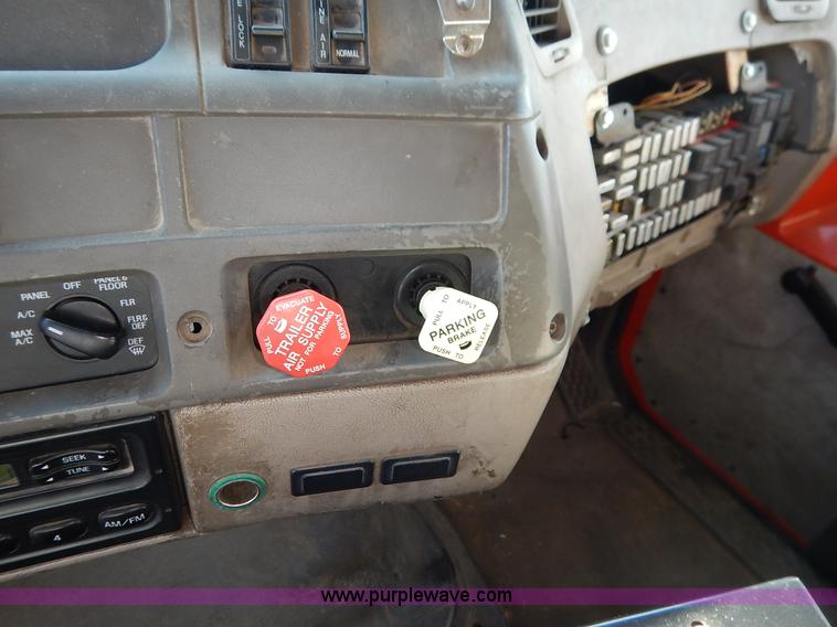 image for item L2304 2001 Sterling LT7500 dump truck