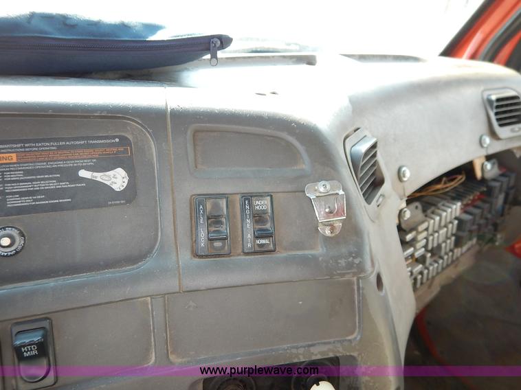 image for item L2304 2001 Sterling LT7500 dump truck