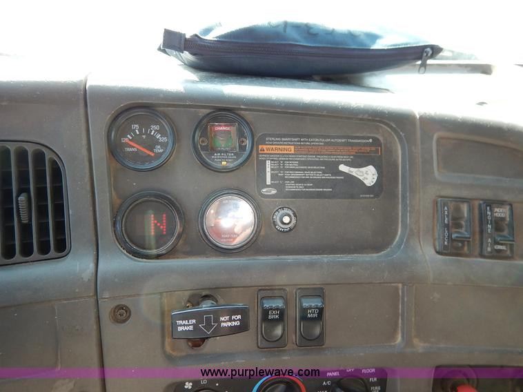 image for item L2304 2001 Sterling LT7500 dump truck