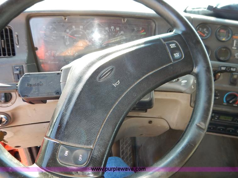 image for item L2304 2001 Sterling LT7500 dump truck