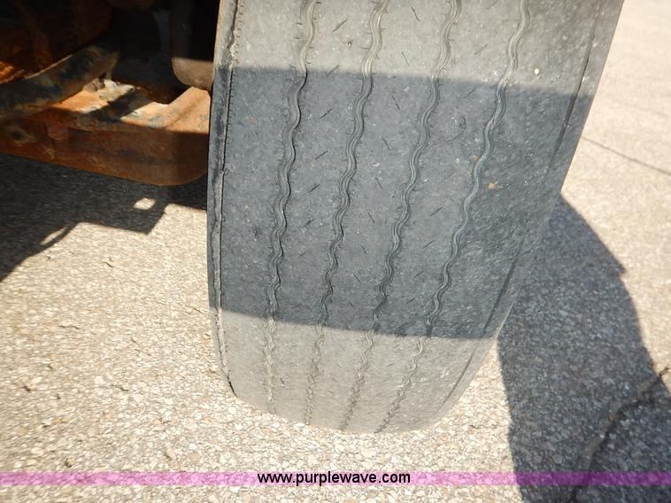 image for item L2304 2001 Sterling LT7500 dump truck