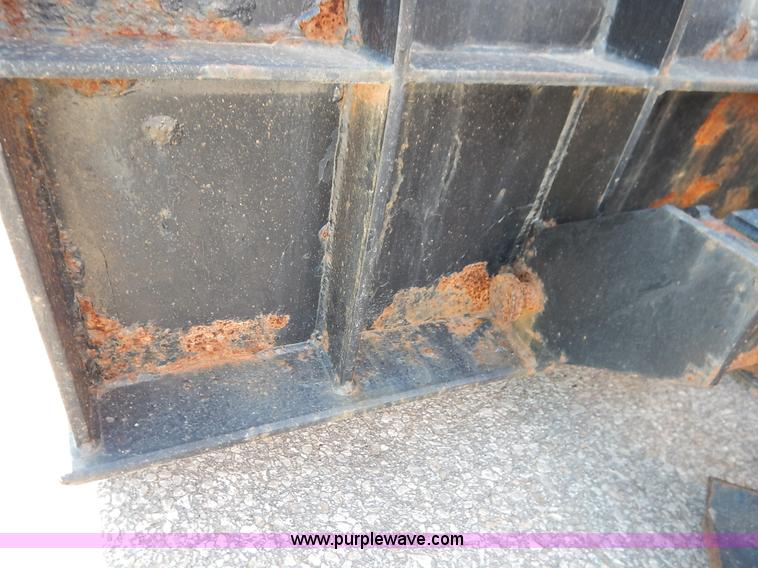 image for item L2304 2001 Sterling LT7500 dump truck