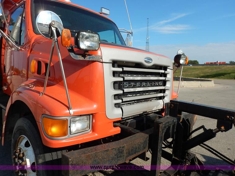 image for item L2304 2001 Sterling LT7500 dump truck