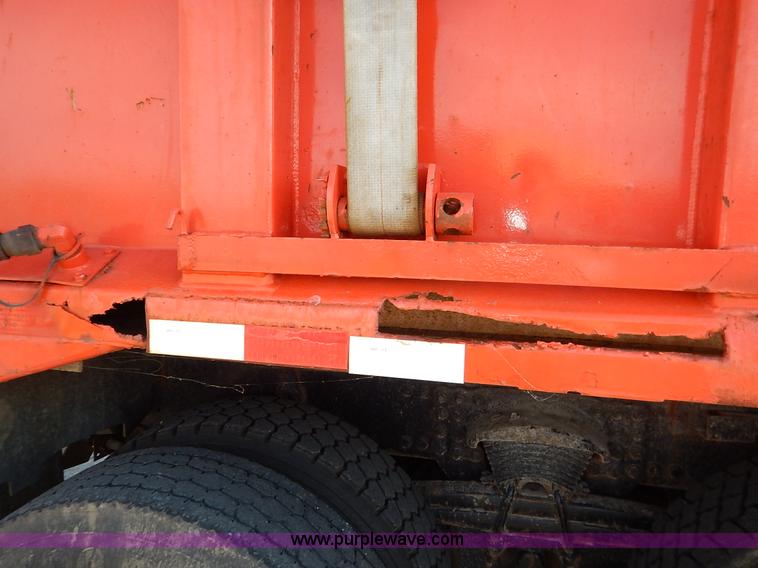 image for item L2304 2001 Sterling LT7500 dump truck