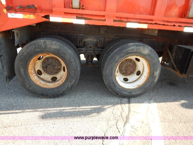 image for item L2304 2001 Sterling LT7500 dump truck