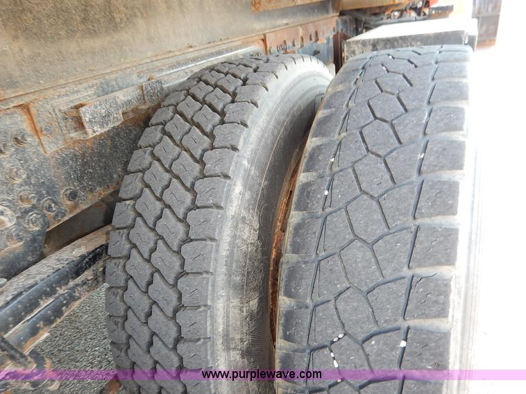 image for item L2304 2001 Sterling LT7500 dump truck