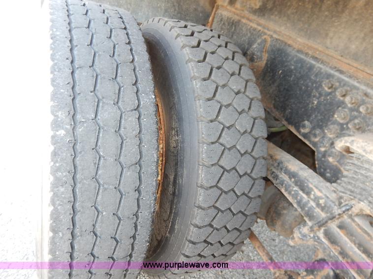 image for item L2304 2001 Sterling LT7500 dump truck