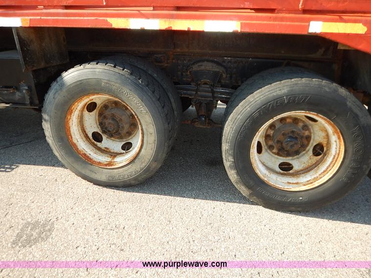 image for item L2304 2001 Sterling LT7500 dump truck