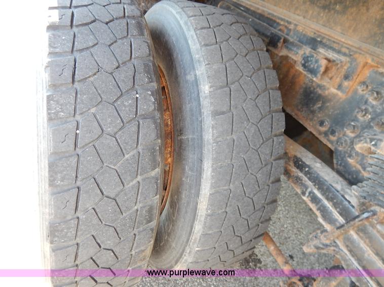 image for item L2304 2001 Sterling LT7500 dump truck