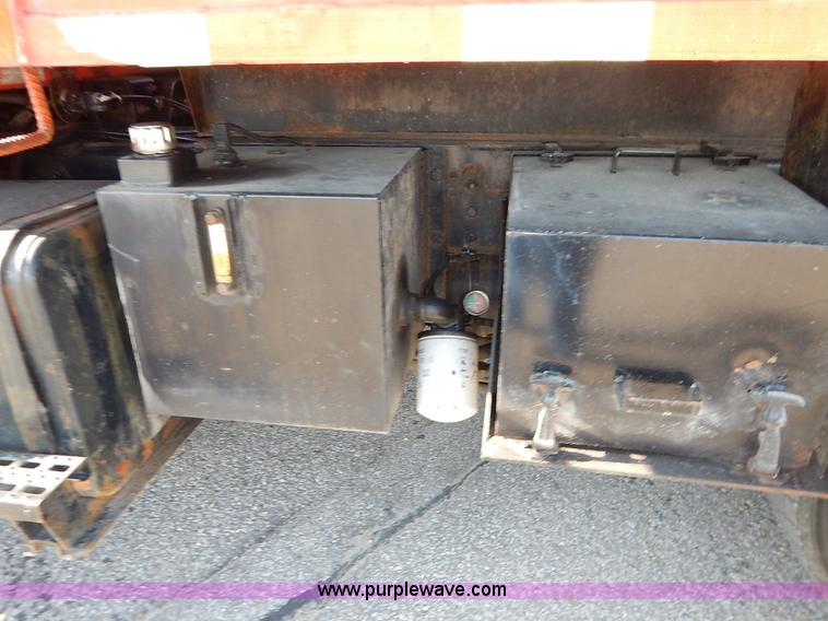 image for item L2304 2001 Sterling LT7500 dump truck