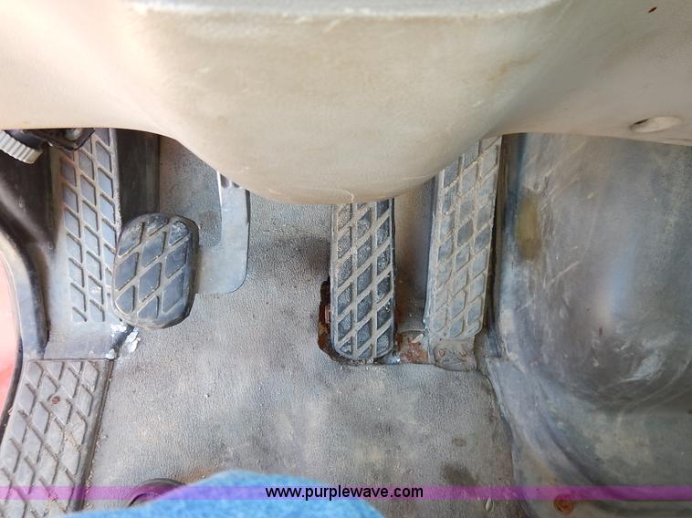 image for item L2305 2001 Sterling LT7500 dump truck