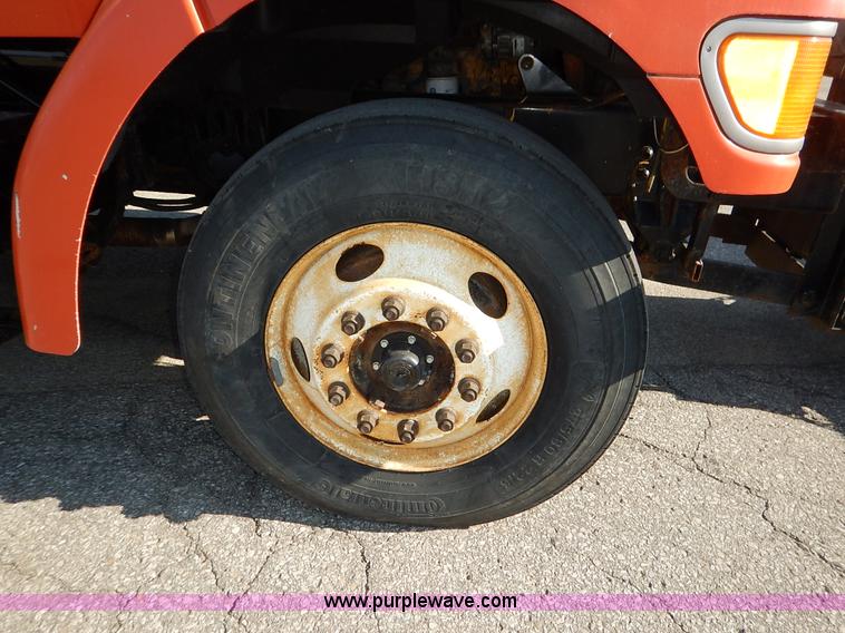 image for item L2305 2001 Sterling LT7500 dump truck