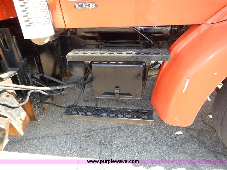 image for item L2305 2001 Sterling LT7500 dump truck