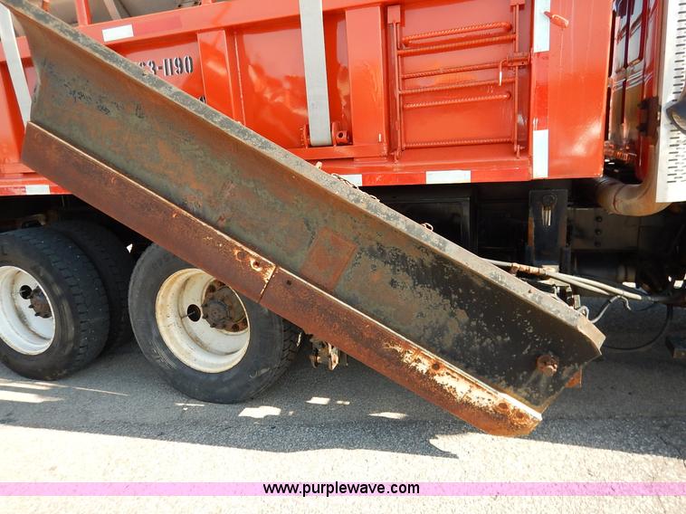 image for item L2305 2001 Sterling LT7500 dump truck