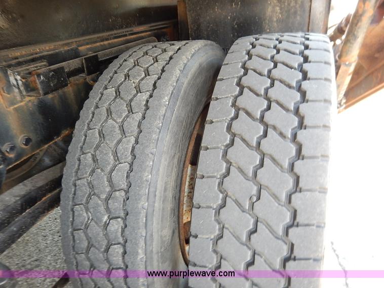 image for item L2305 2001 Sterling LT7500 dump truck