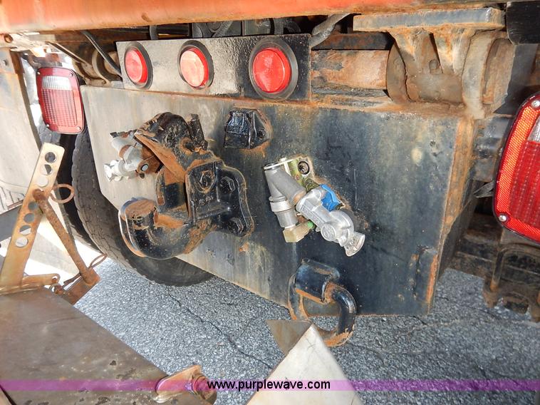 image for item L2305 2001 Sterling LT7500 dump truck