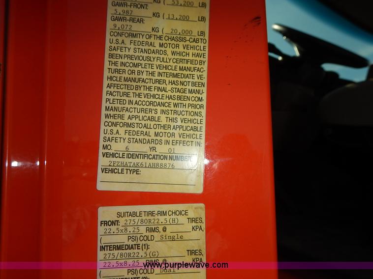 image for item L2305 2001 Sterling LT7500 dump truck