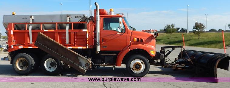 image for item L2306 2001 Sterling LT7500 dump truck