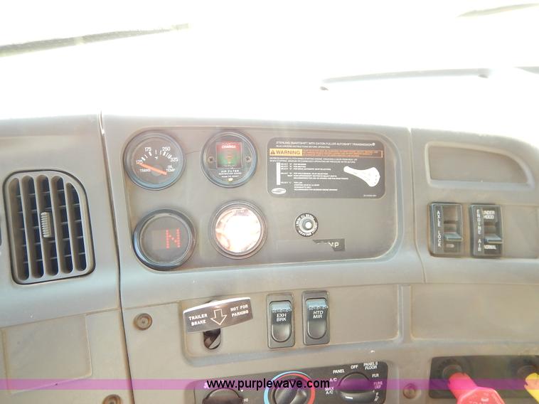 image for item L2306 2001 Sterling LT7500 dump truck