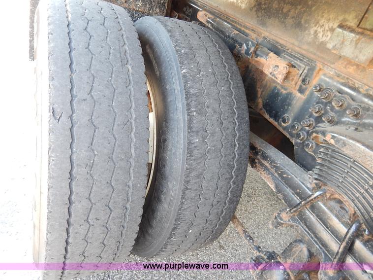 image for item L2306 2001 Sterling LT7500 dump truck