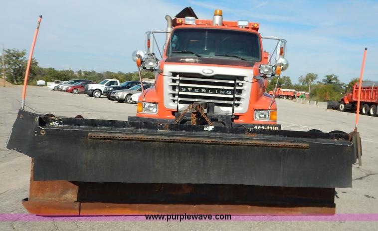 image for item L2307 2001 Sterling LT7500 dump truck