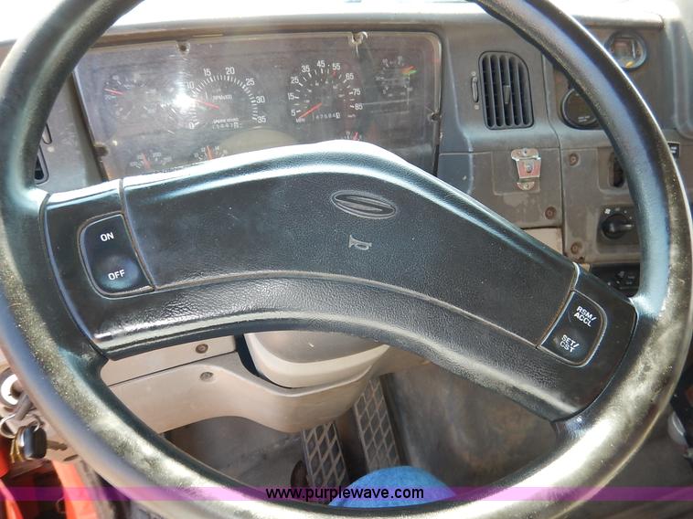 image for item L2307 2001 Sterling LT7500 dump truck