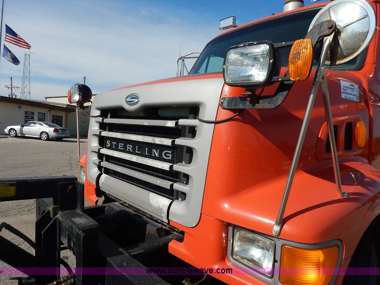 image for item L2307 2001 Sterling LT7500 dump truck
